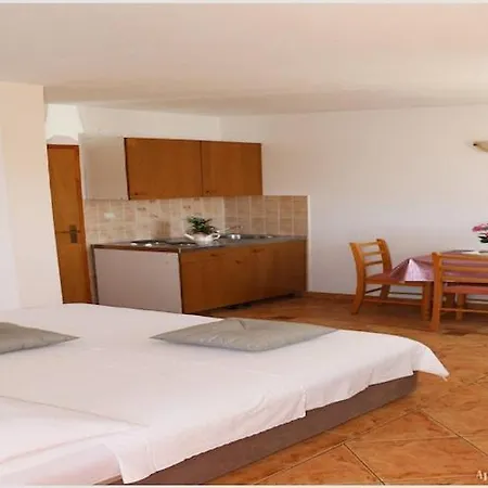 Juras - With Balcony And Side Sea View Tea Apartment