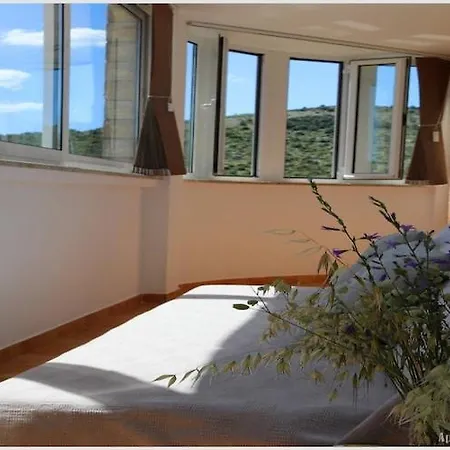 Juras - With Balcony And Side Sea View Tea アパート ロゴズニッツァ